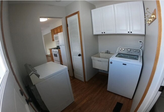 228 Parkchester Rd in Elk Grove Village, IL - Foto de edificio - Building Photo