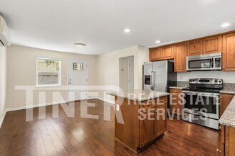 111 Elm St in Roseville, CA - Building Photo - Building Photo