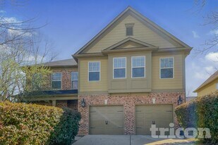 5517 Village Trace in Union City, GA - Building Photo