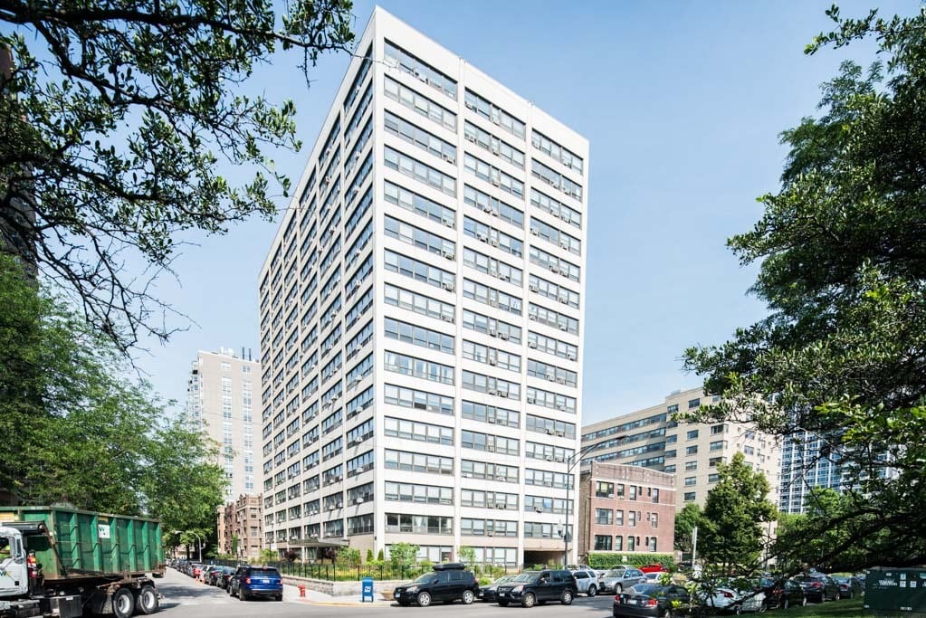 4180 N Marine Dr in Chicago, IL - Building Photo