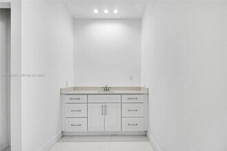 425 SW 129th Ave in Miami, FL - Building Photo - Building Photo
