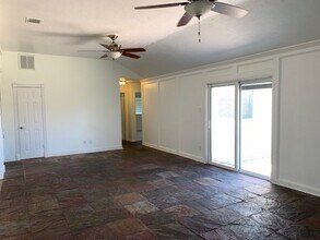 6650 Grove Field Ln in Houston, TX - Building Photo - Building Photo