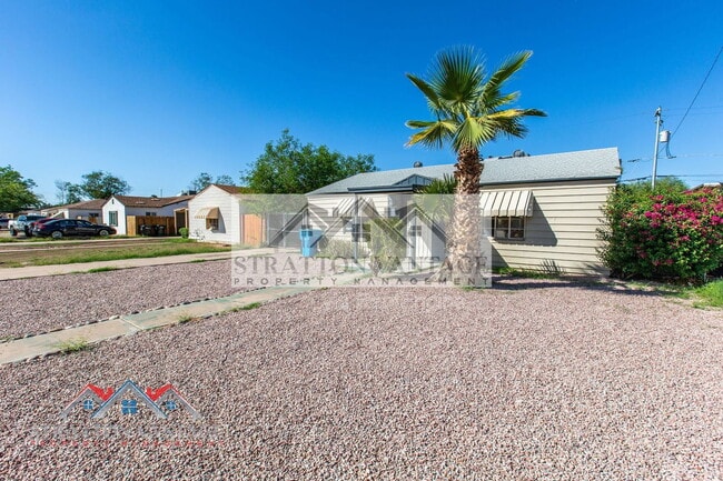 property at 1324 W Clarendon Ave