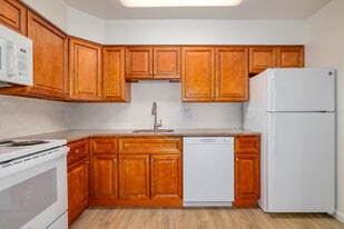 Hunters Creek in Bensalem, PA - Building Photo