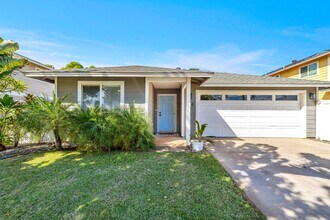 210 Luakaha Cir in Kihei, HI - Building Photo - Building Photo