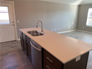 604 W Weymouth in Siloam Springs, AR - Building Photo - Building Photo
