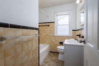 19724 Pennington Dr in Detroit, MI - Foto de edificio - Building Photo