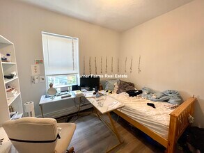 112 Berkshire St, Unit 3 in Cambridge, MA - Building Photo - Building Photo