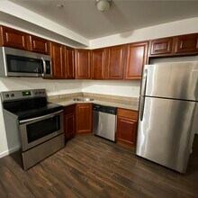 2034 N Woodstock St in Philadelphia, PA - Building Photo - Building Photo