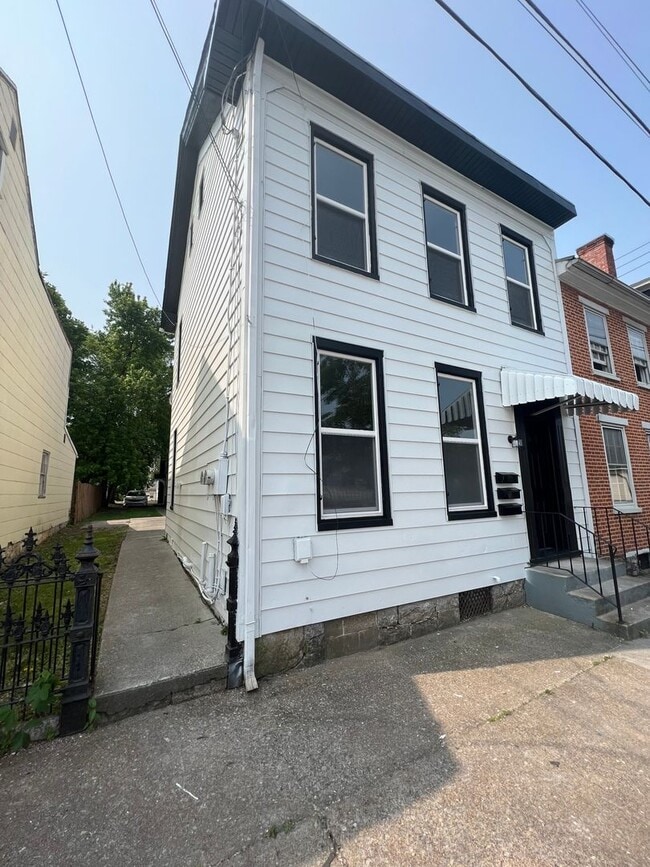 38 E Penn St