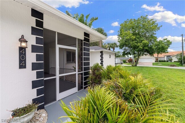 404 Anchor Way in North Fort Myers, FL - Foto de edificio - Building Photo