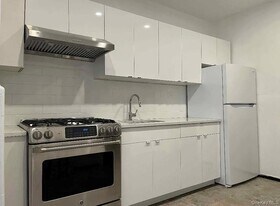 35-20-35-93 93rd St in Queens, NY - Building Photo