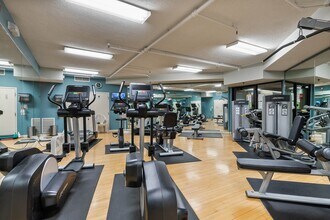 511 Aurora Ave in Naperville, IL - Foto de edificio - Building Photo