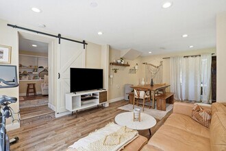 3849 Delmont Ave in Oakland, CA - Building Photo - Building Photo