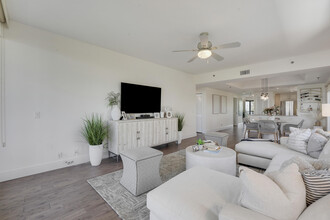 11370-11312 12 Oaks Way in North Palm Beach, FL - Building Photo - Building Photo