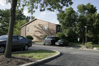 Waterbury Apartments in Roselle, IL - Foto de edificio - Building Photo