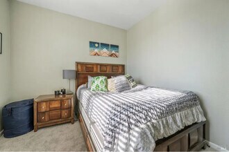 1716 Newark Ln in Suisun City, CA - Foto de edificio - Building Photo