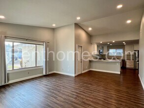 227 Ocotillo Pl in Oceanside, CA - Building Photo - Building Photo