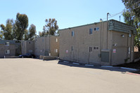 Eucalyptus Grove Apartments in San Diego, CA - Foto de edificio - Building Photo