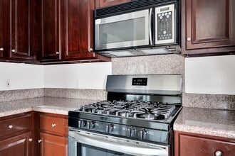 Corinth Luxury Investments LLC in Los Angeles, CA - Foto de edificio - Building Photo