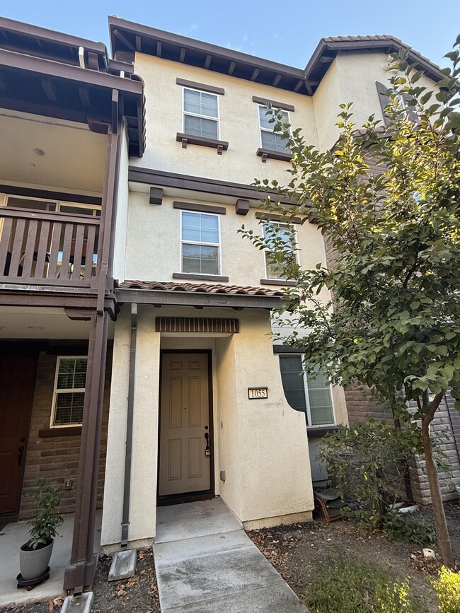 1055 Chamomile Walkway in San Jose, CA - Building Photo - Building Photo