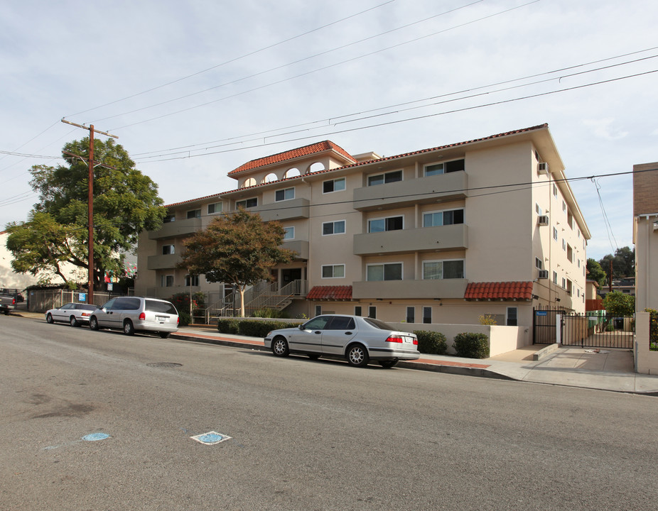 1630 Kenmore Ave in Los Angeles, CA - Building Photo