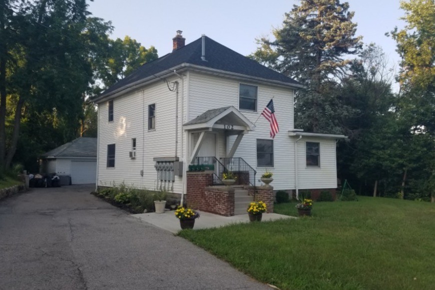 102 Spring St, Unit #3 in Ypsilanti, MI - Foto de edificio