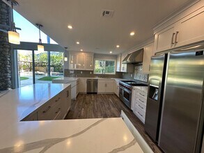 30222 Rainbow Crest Dr in Agoura Hills, CA - Building Photo - Building Photo
