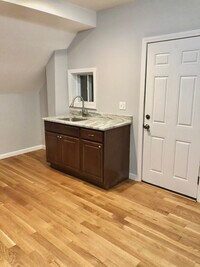 1150 Main St, Unit 3 photo'