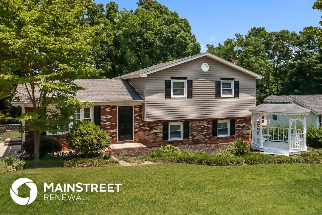 4320 Pinto Ln in Gastonia, NC - Building Photo
