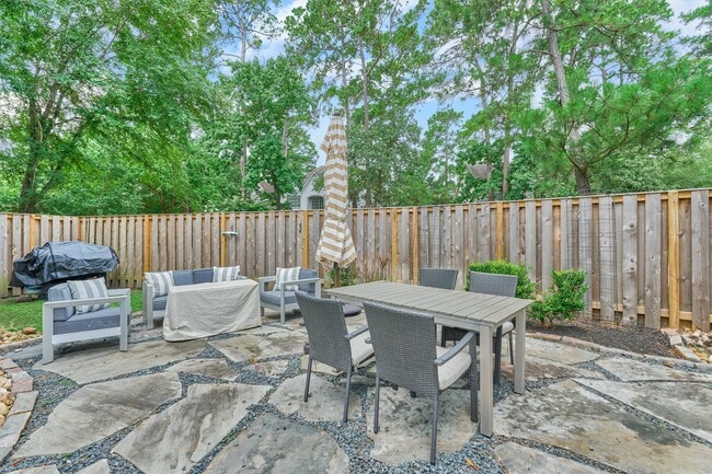 property at 18 Heather Wisp Ct