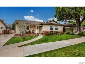 1429 E Madison Ave in Orange, CA - Building Photo