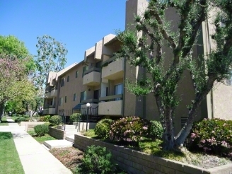 13221 Riverside Dr in Sherman Oaks, CA - Building Photo