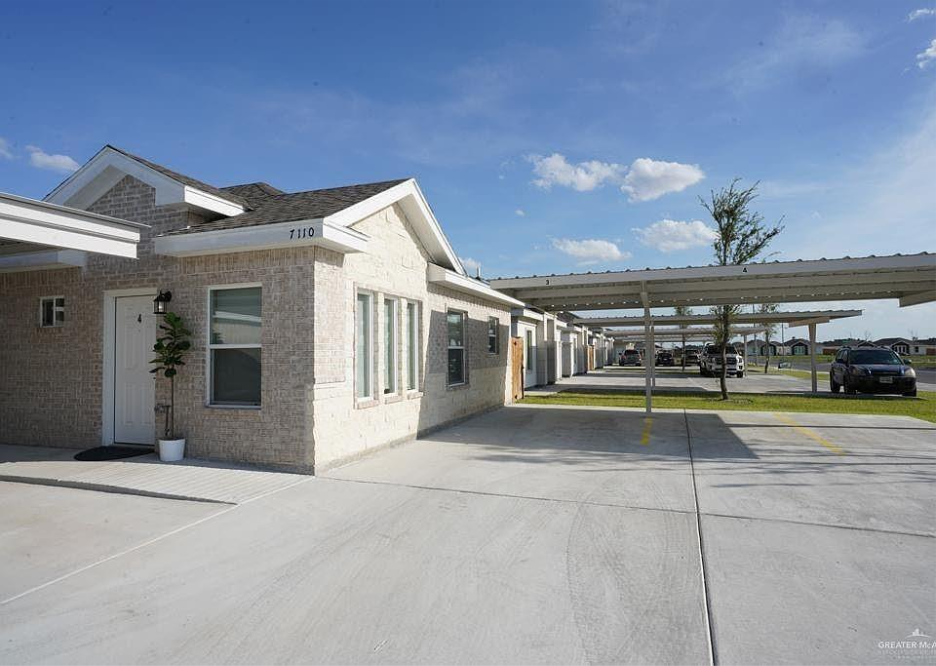 7111 N 59th Ln, Unit 4 in Alton, TX - Building Photo