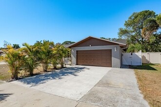 7912 Soaring Trail Ln in Tampa, FL - Building Photo - Building Photo