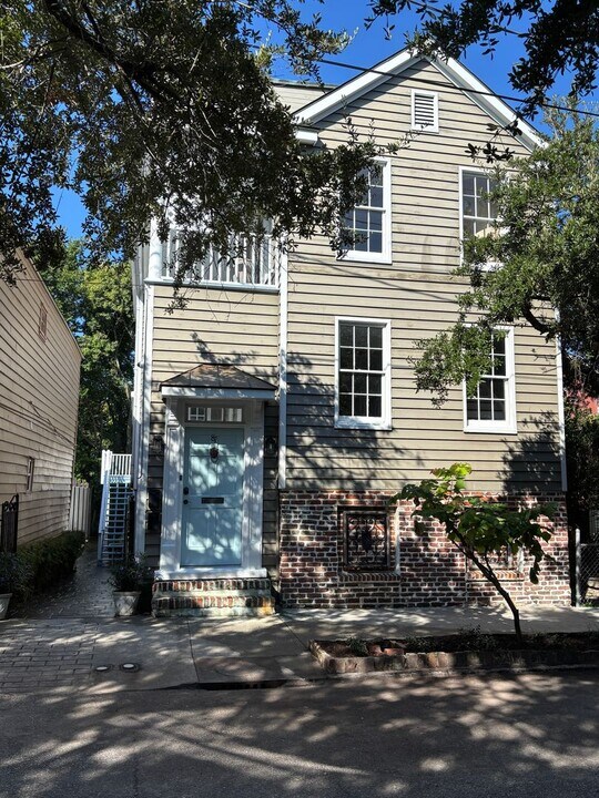 87 America St in Charleston, SC - Building Photo