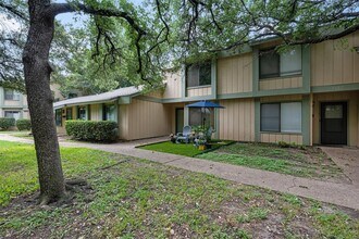 9504 Quail Village Ln in Austin, TX - Building Photo - Building Photo