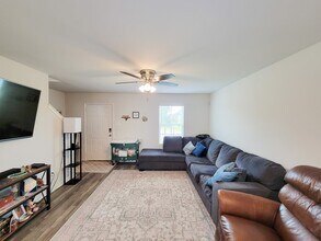 111 Avalon Dr in Huntsville, TX - Building Photo - Building Photo