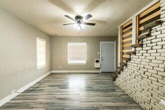 2311 25th St in Lubbock, TX - Foto de edificio - Building Photo