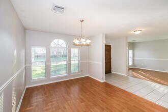 8234 Worthington Dr in Houston, TX - Building Photo - Building Photo