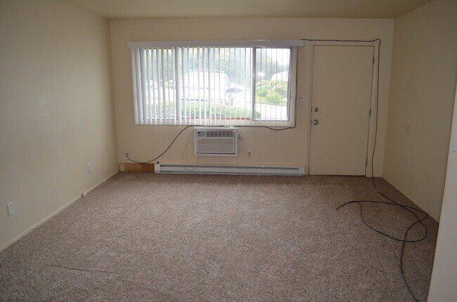 131 N Lincolnway St in North Aurora, IL - Building Photo - Building Photo