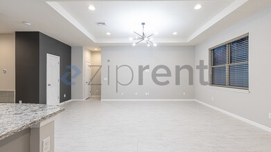 17228 Goldcrest Loop in Clermont, FL - Foto de edificio - Building Photo