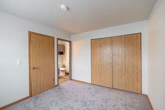 AUTUMN RIDGE APARTMENTS in Saginaw, MI - Building Photo - Building Photo