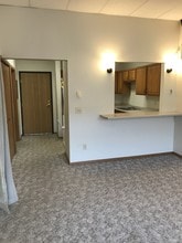 109 N 3rd St, Unit 202 in Marshall, MN - Building Photo - Building Photo