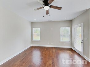 1372 Wentworth Dr in Gallatin, TN - Foto de edificio - Building Photo