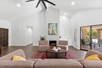 10628 E Cinnabar Ave in Scottsdale, AZ - Building Photo - Building Photo