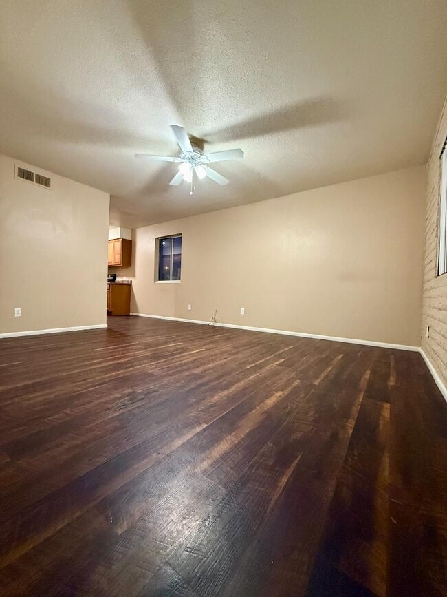 825 E 5th St in Mesa, AZ - Foto de edificio - Building Photo