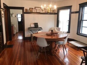 274 Poplar St, Unit 3 in Boston, MA - Foto de edificio - Building Photo