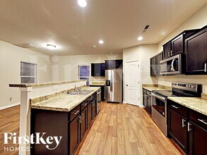 6402 Springbeauty Dr in Charlotte, NC - Foto de edificio - Building Photo