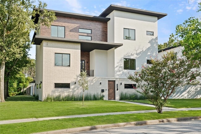 property at 4903 Braesvalley Dr